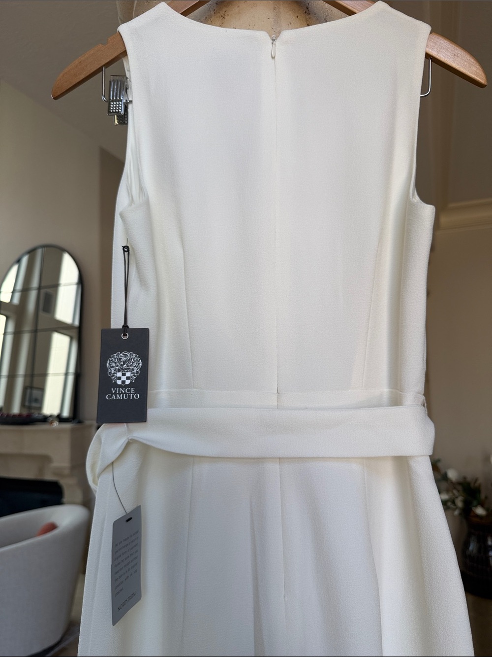 Sleeveless Creme Ivory Colored V-Neck Jumpsuit with Waist Tie Sz 6 - Picture 10 of 13